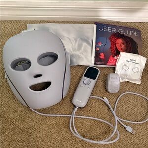 Shark CyroGlow Light Therapy Mask with Remote